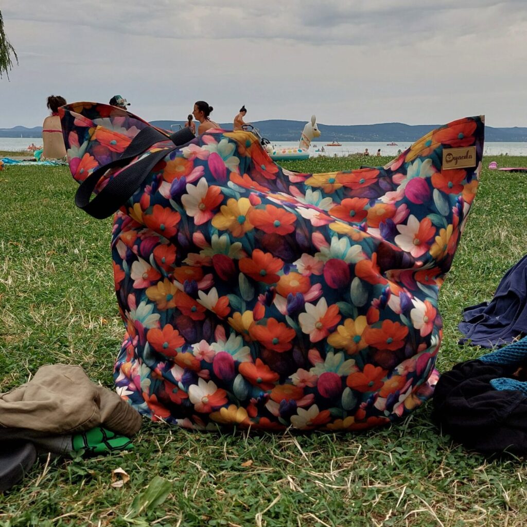 XXL strandtáska, vízhatlan nesszeszerrel